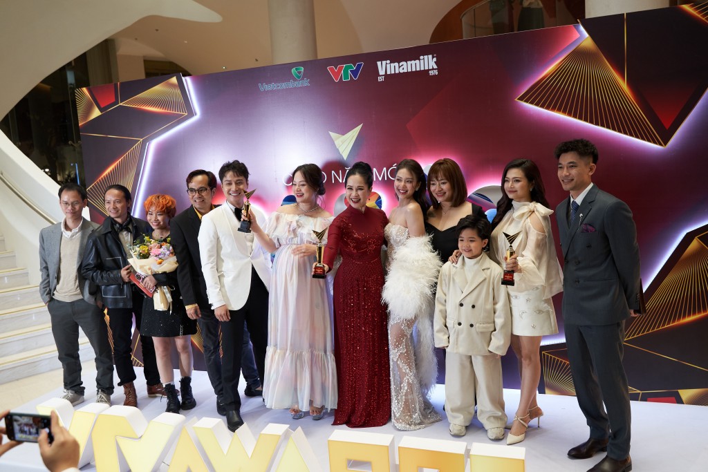 "Gia đình mình vui bất thình lình" thắng lớn tại VTV Award 2023