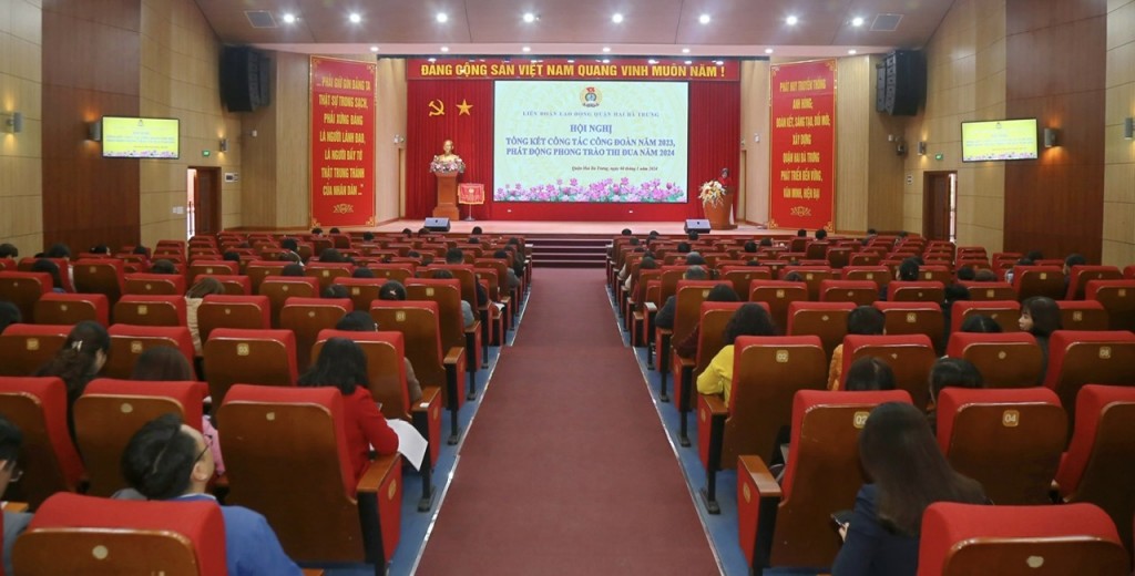 LĐLĐ quận Hai Bà Trưng đón nhận Cờ đơn vị xuất sắc của Tổng LĐLĐ Việt Nam