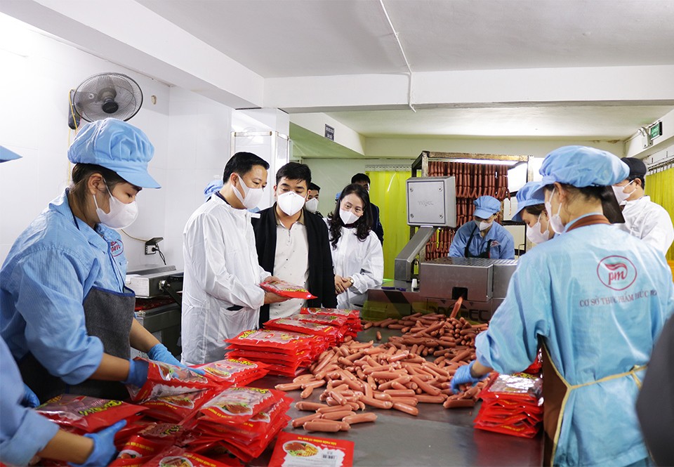 Kiểm tra an toàn thực phẩm phục vụ Tết tại huyện Thanh Oai