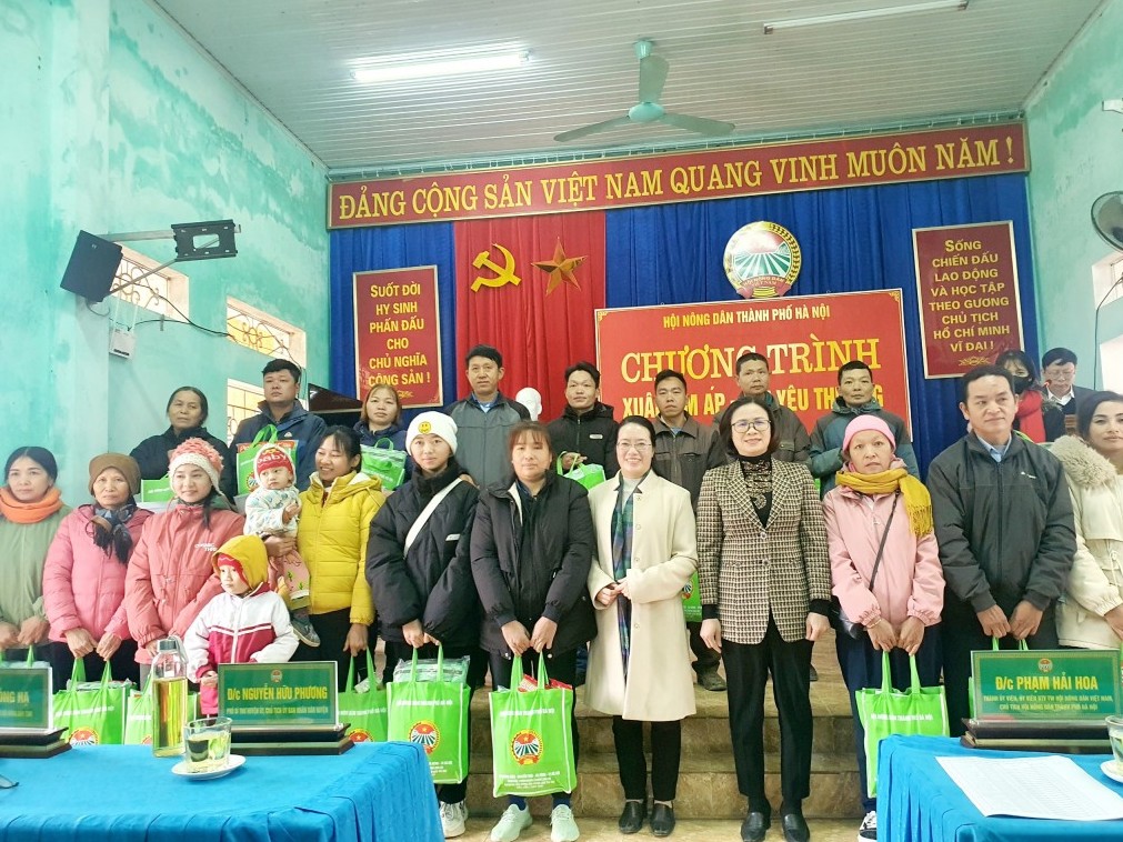 Hội Nông dân thành phố Hà Nội mang xuân ấm áp đến với bà con Tuyên Quang