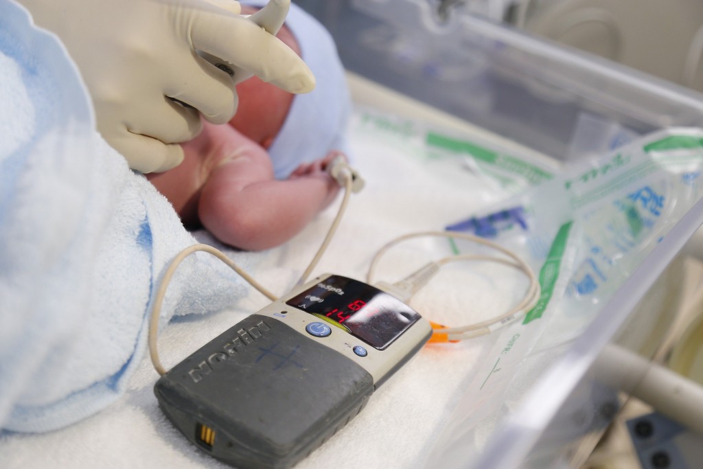 Em bé đầu tiên ở Việt Nam được thông tim trong bào thai chào đời