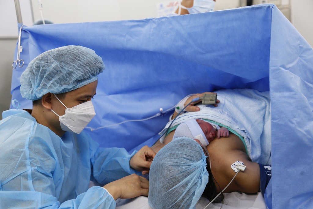Em bé đầu tiên ở Việt Nam được thông tim trong bào thai chào đời