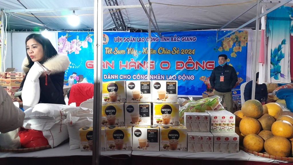 Nestlé Việt Nam tặng gần 6.000 phần quà cho các gia đình có hoàn cảnh khó khăn dịp Tết Nguyên đán