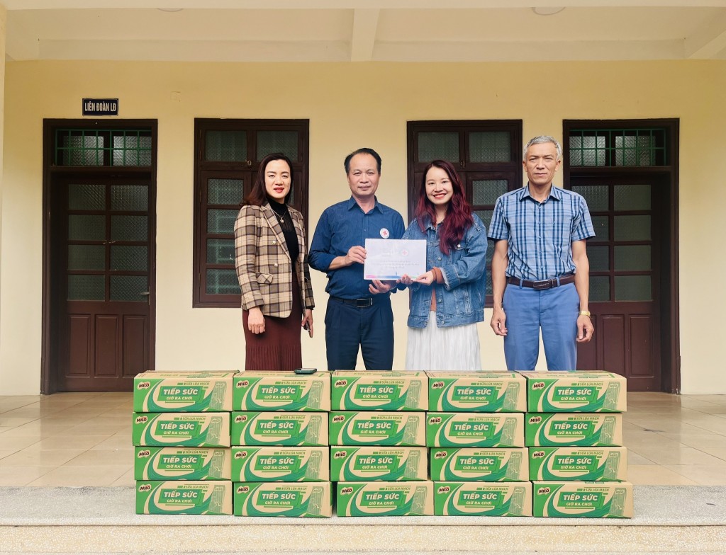 Nestlé Việt Nam tặng gần 6.000 phần quà cho các gia đình có hoàn cảnh khó khăn dịp Tết Nguyên đán