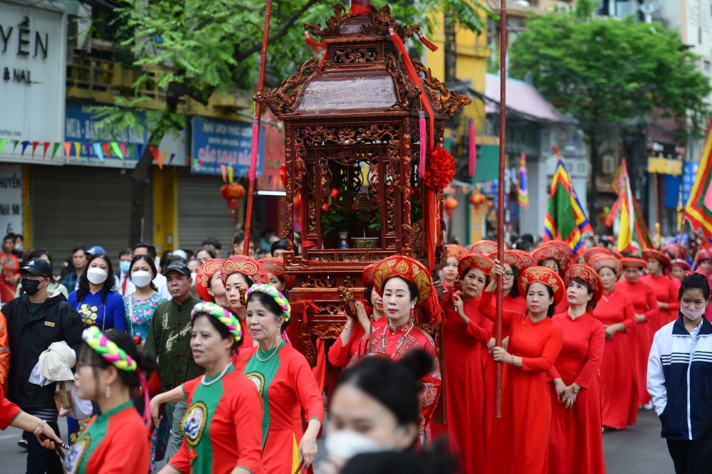 Tổ chức lễ hội văn minh, tránh mê tín dị đoan