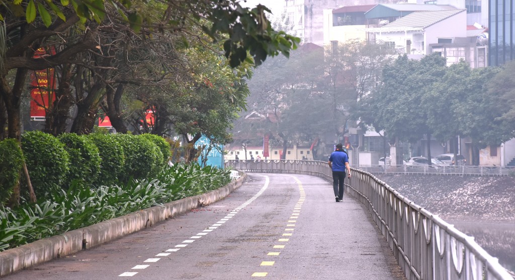 Cận cảnh đường dành riêng cho xe đạp ở Hà Nội