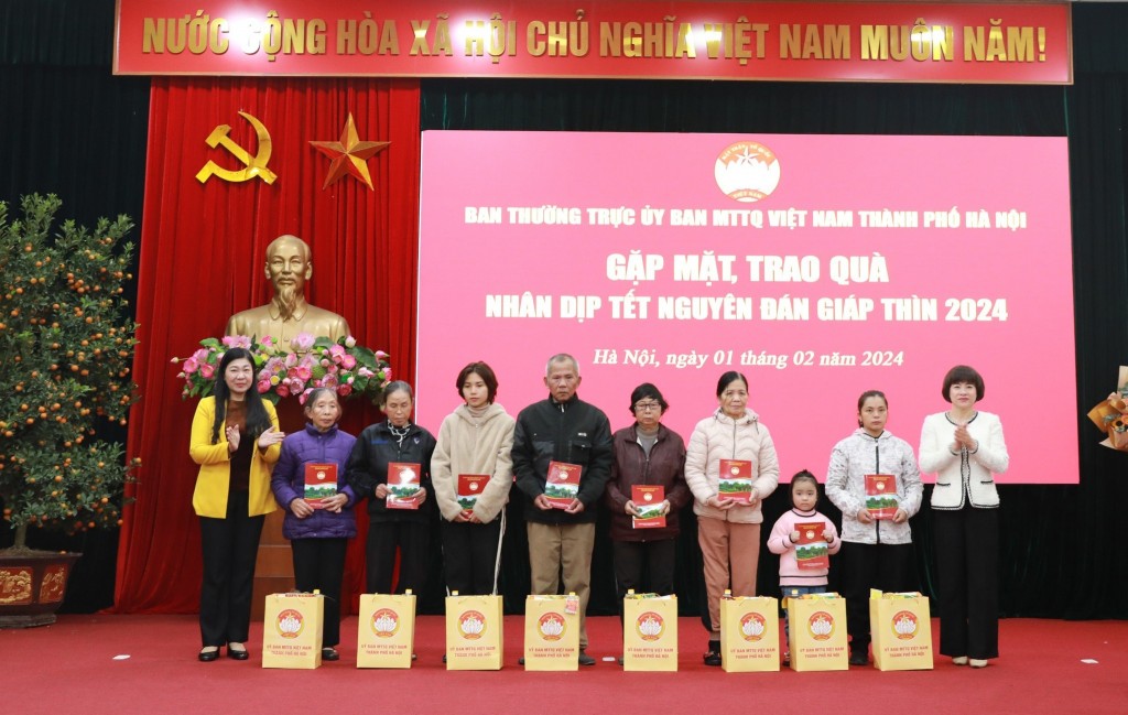 Chủ tịch Mặt trận Hà Nội thăm, chúc Tết Phân ban Ni giới Trung ương Giáo hội Phật giáo Việt Nam