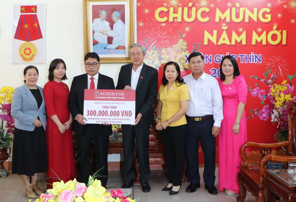 Agribank ủng hộ người nghèo, gia đình chính sách tại Ninh Thuận mỗi dịp Tết đến, Xuân về