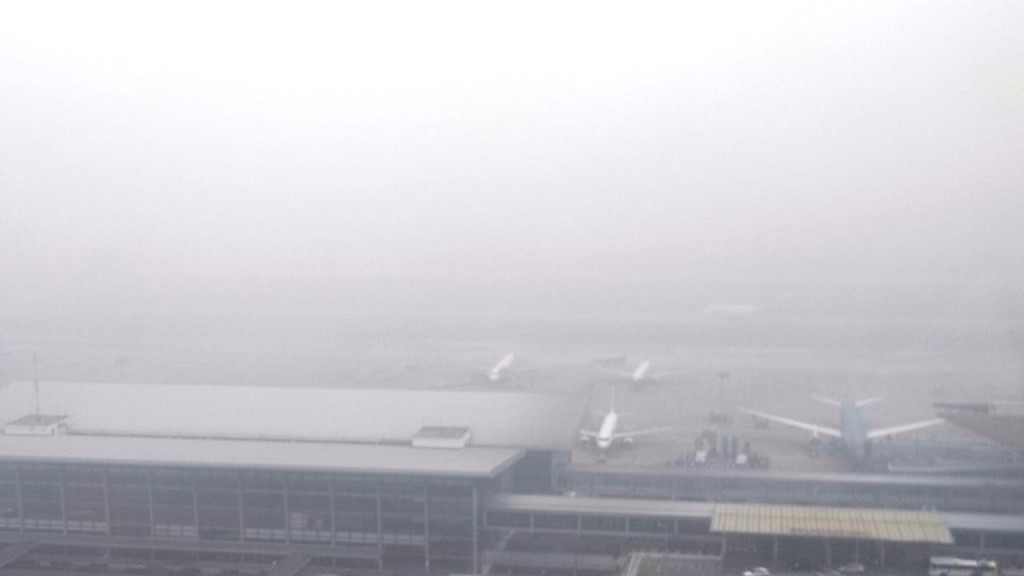 Cục Hàng không chỉ đạo khẩn sau khi nhiều chuyến bay bị hoãn do sương mù dày đặc