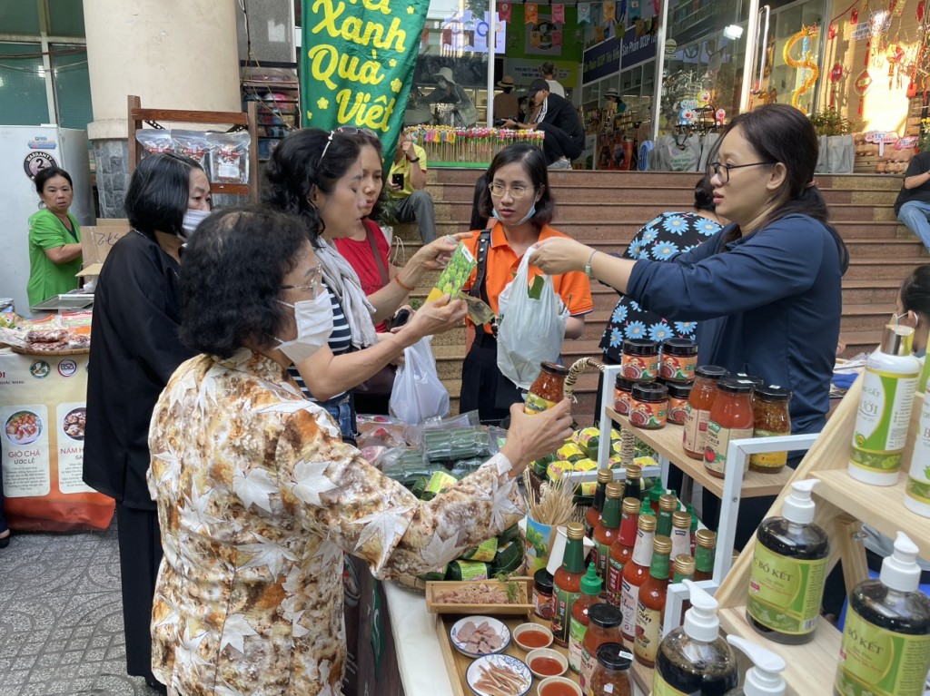 TP.HCM: Đặc sản 30 tỉnh thành quy tụ tại Phiên chợ “Tết Xanh – Quà Việt” 2024