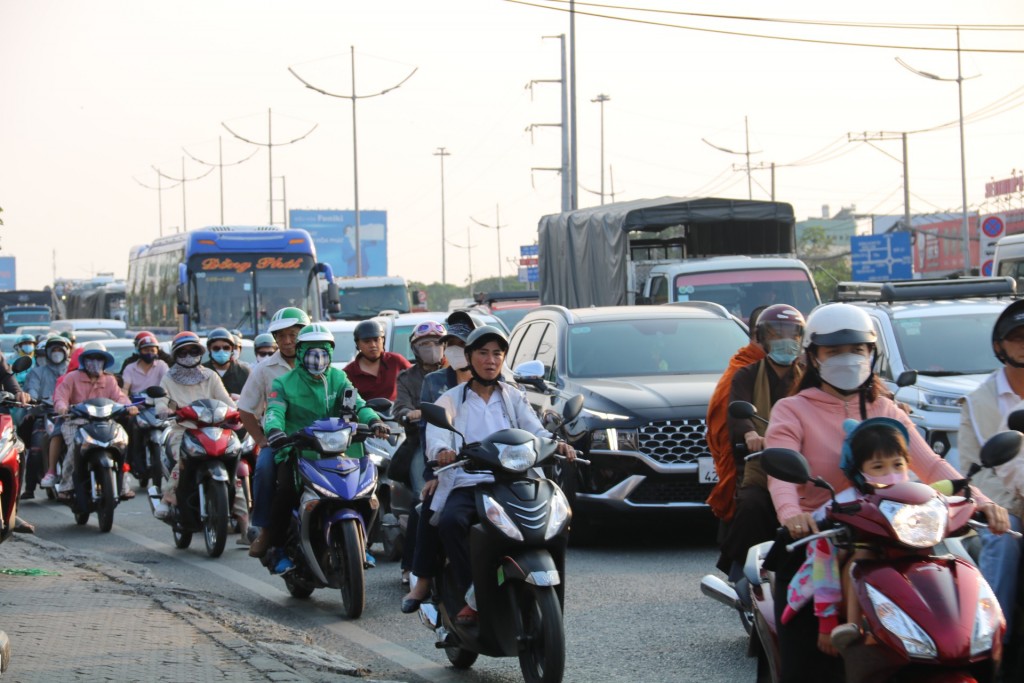 Căng thẳng đi lại dịp Tết Nguyên đán tại thành phố Hồ Chí Minh