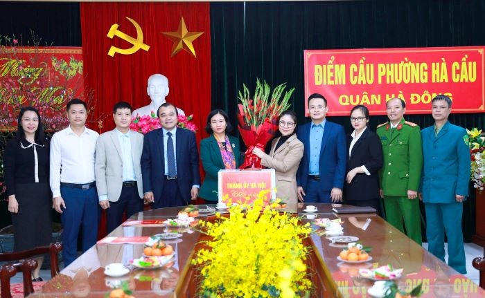 Phó Bí thư Thường trực Thành ủy Hà Nội thăm, chúc Tết tại quận Hà Đông