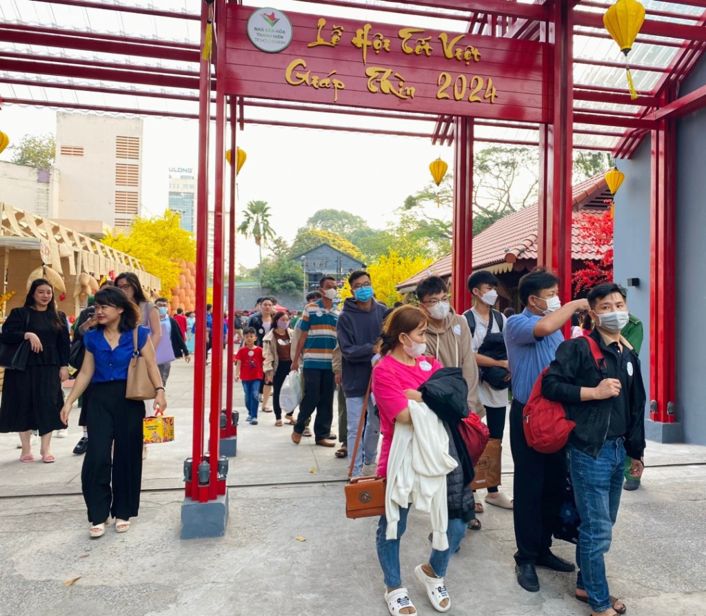 TP.HCM: Gần 5.000 sinh viên, người lao động nghèo được hỗ trợ vé về quê đón Tết