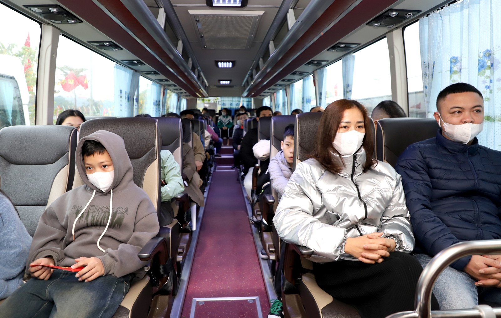 TRỰC TUYẾN: Những chuyến xe ấm tình Công đoàn đưa công nhân về quê đón Tết