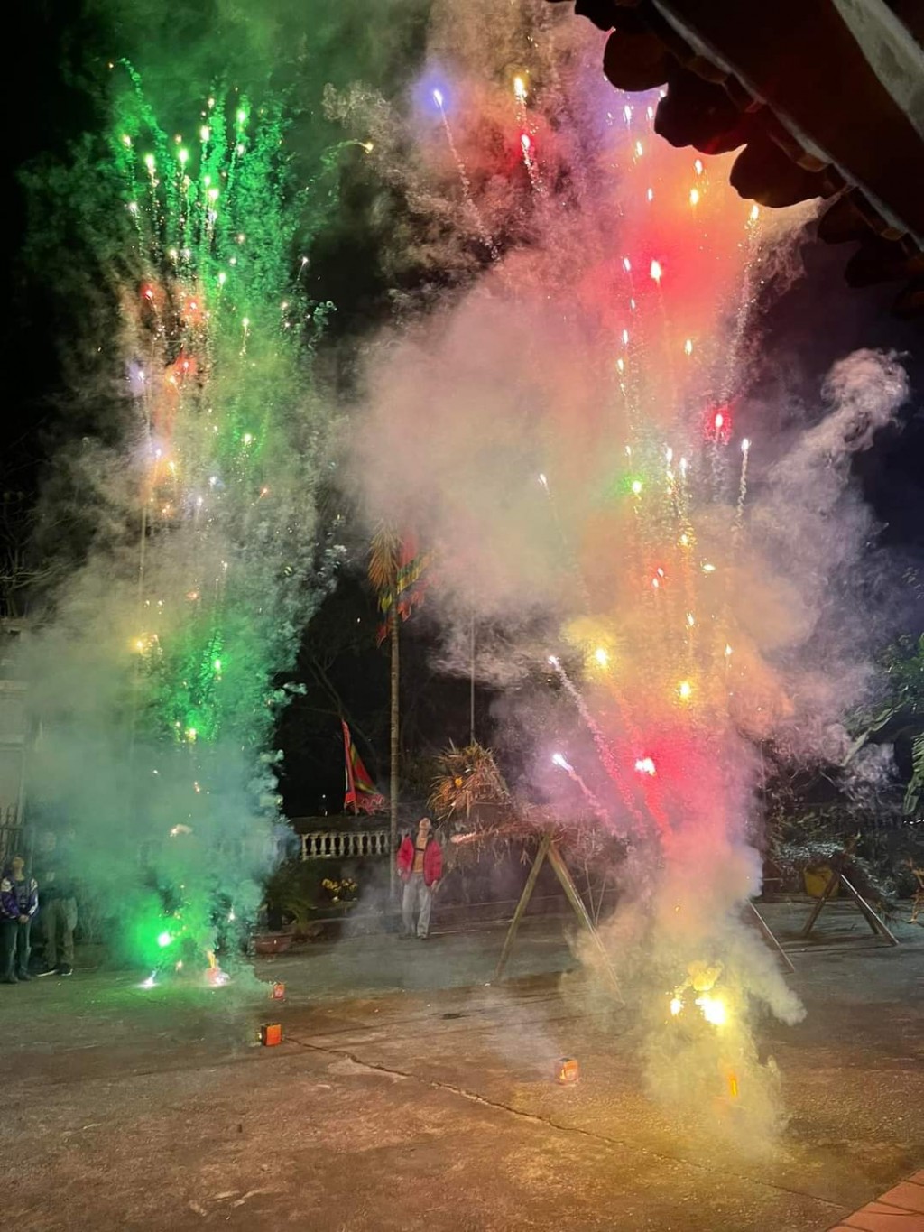 Độc đáo lễ đốt Đình Liệu, rước lửa đón năm mới Độc đáo lễ đốt Đình Liệu, rước lửa đón năm mới