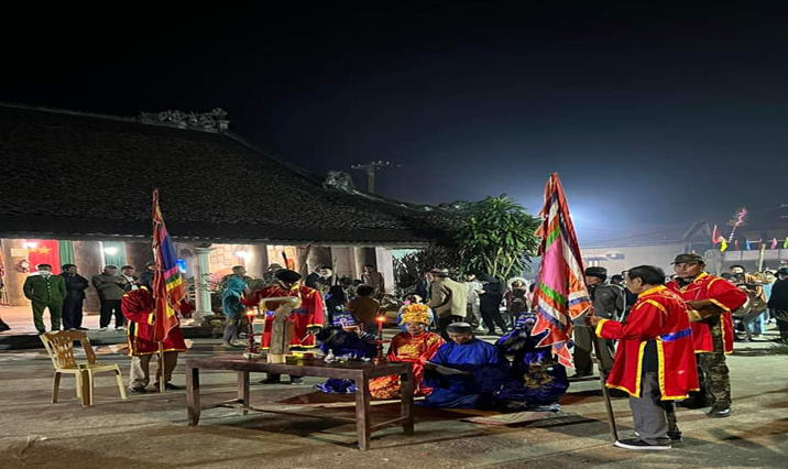 Độc đáo lễ đốt Đình Liệu, rước lửa đón năm mới Độc đáo lễ đốt Đình Liệu, rước lửa đón năm mới