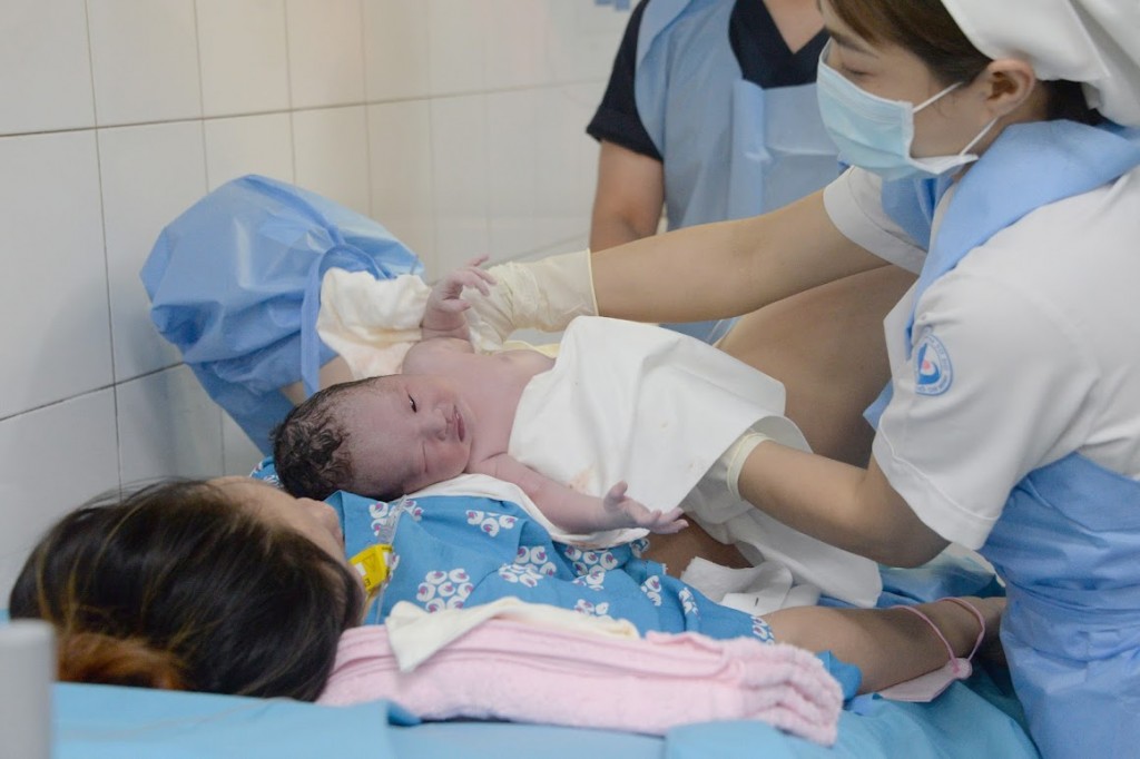 Bệnh viện Từ Dũ đón những em bé “rồng vàng” đầu tiên