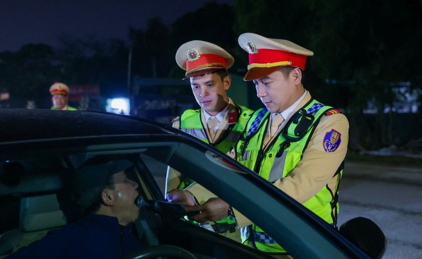 Nghệ An: Tước giấy phép lái xe 147 trường hợp vi phạm nồng độ cồn trong hai ngày Tết