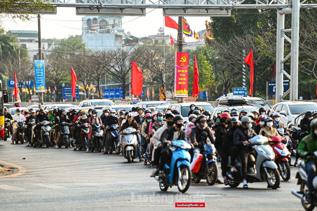 Chưa hết kỳ nghỉ Tết nhiều người đã quay lại Hà Nội sớm tránh tắc đường