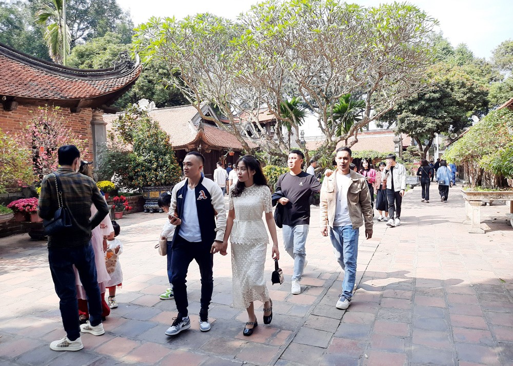 Các điểm di tích tại tỉnh Bắc Giang thu hút hàng nghìn du khách