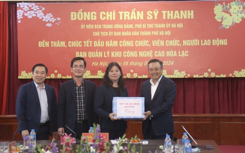 Chủ tịch UBND thành phố Hà Nội thăm Khu công nghệ cao Hoà Lạc