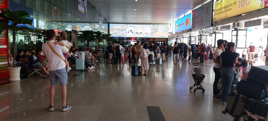 Sân bay Tân Sơn Nhất đón gần 154 nghìn hành khách