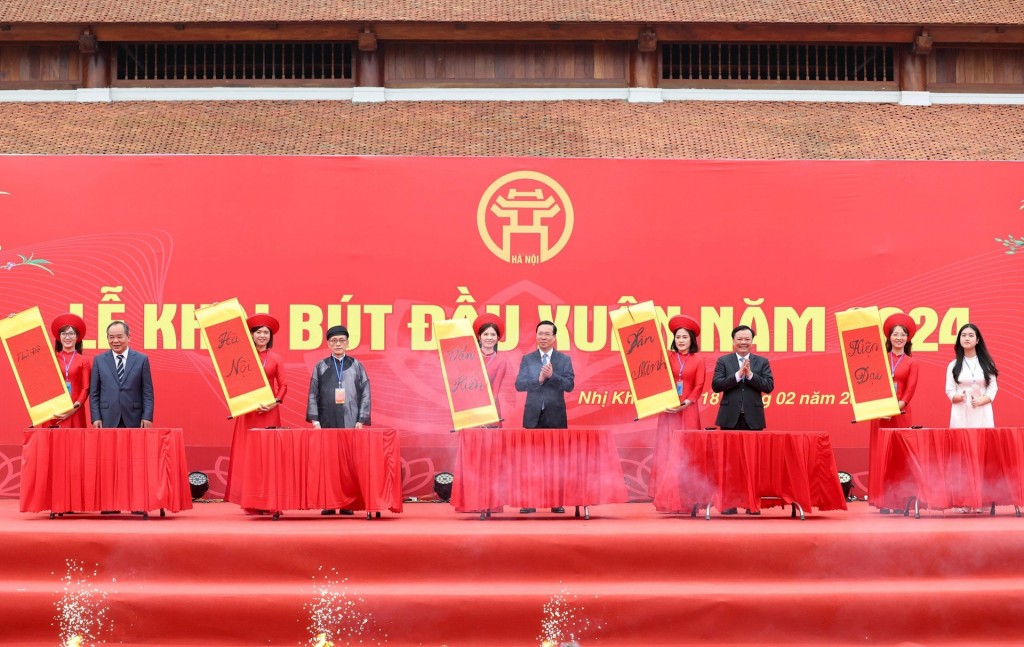 Chủ tịch nước Võ Văn Thưởng dự khai bút đầu xuân tại Khu lưu niệm Nguyễn Trãi