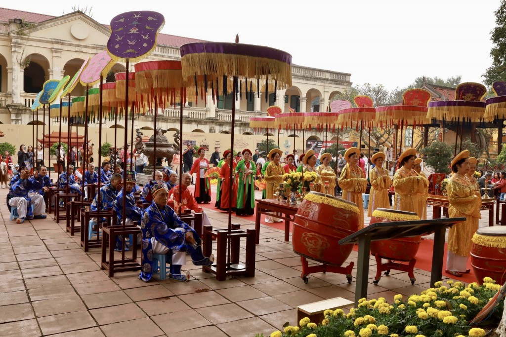 Dâng hương khai Xuân tại Hoàng thành Thăng Long