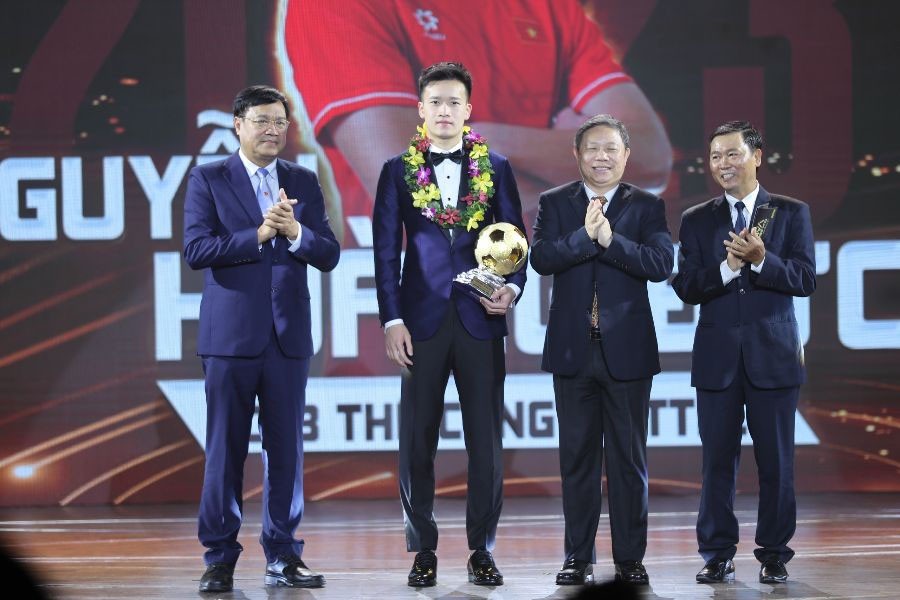 Lần thứ hai, Nguyễn Hoàng Đức giành danh hiệu Quả bóng vàng