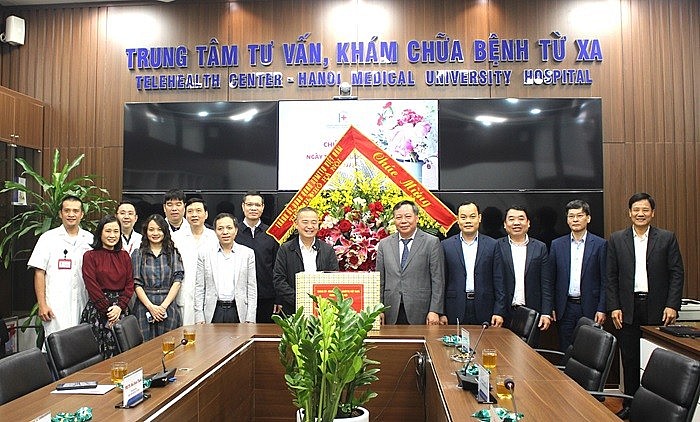 Phó Bí thư Thành ủy Hà Nội chúc mừng các cơ sở y tế nhân Ngày Thầy thuốc Việt Nam