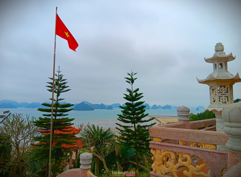 Chùa Cái Bầu - Điểm du lịch tâm linh bên Vịnh Bái Tử Long