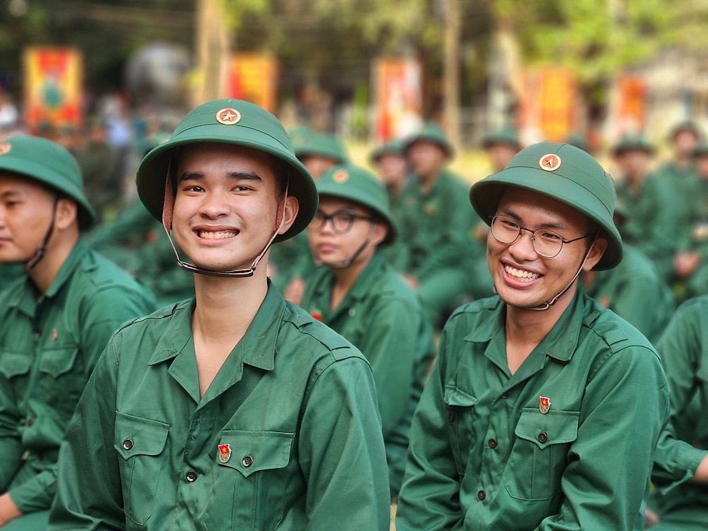 Thành phố Hồ Chí Minh: Gần 5.000 tân binh tự hào lên đường nhập ngũ
