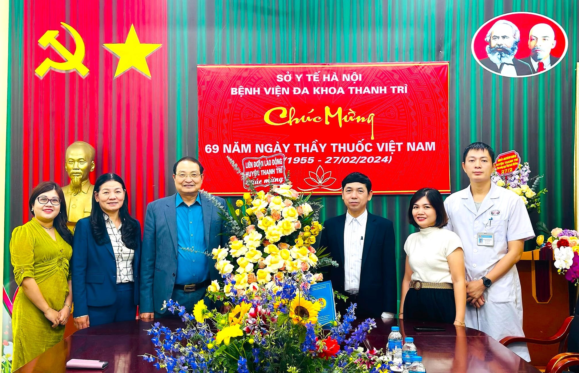 LĐLĐ huyện Thanh Trì chúc mừng ngày Thầy thuốc Việt Nam