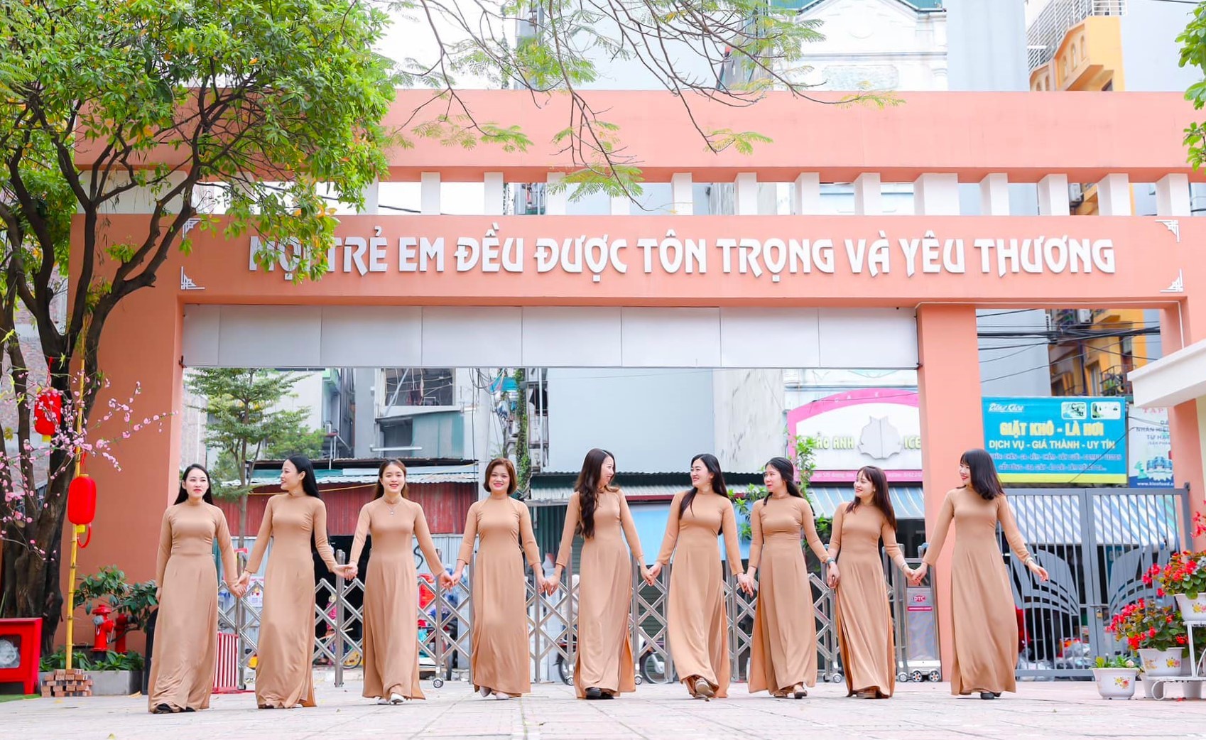 Phụ nữ Thanh Trì lan tỏa nét đẹp thanh lịch qua Hội thi “Duyên dáng áo dài”