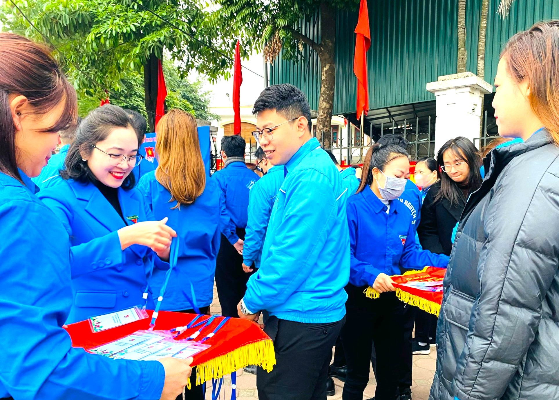 Tuổi trẻ Thanh Trì khởi động mô hình "Chợ dân sinh giảm thiểu rác thải nhựa"