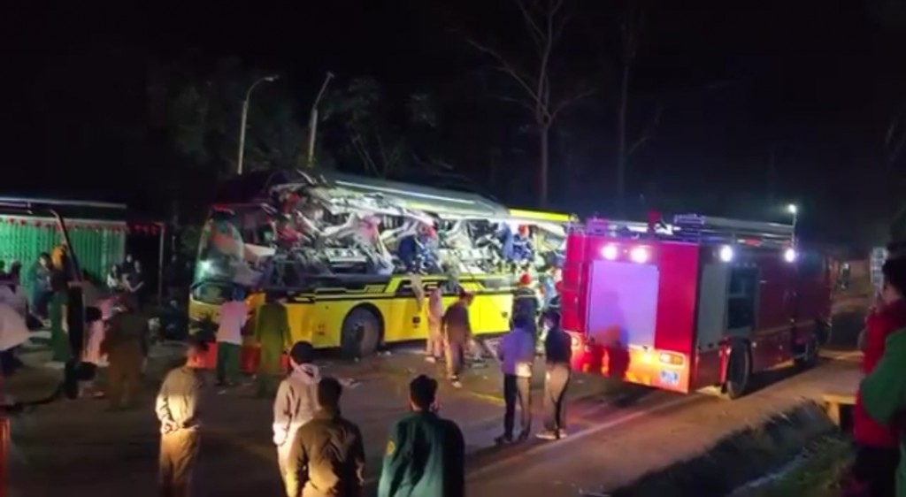 Tai nạn xe khách làm 5 người chết: Phó Thủ tướng Trần Lưu Quang chỉ đạo khẩn