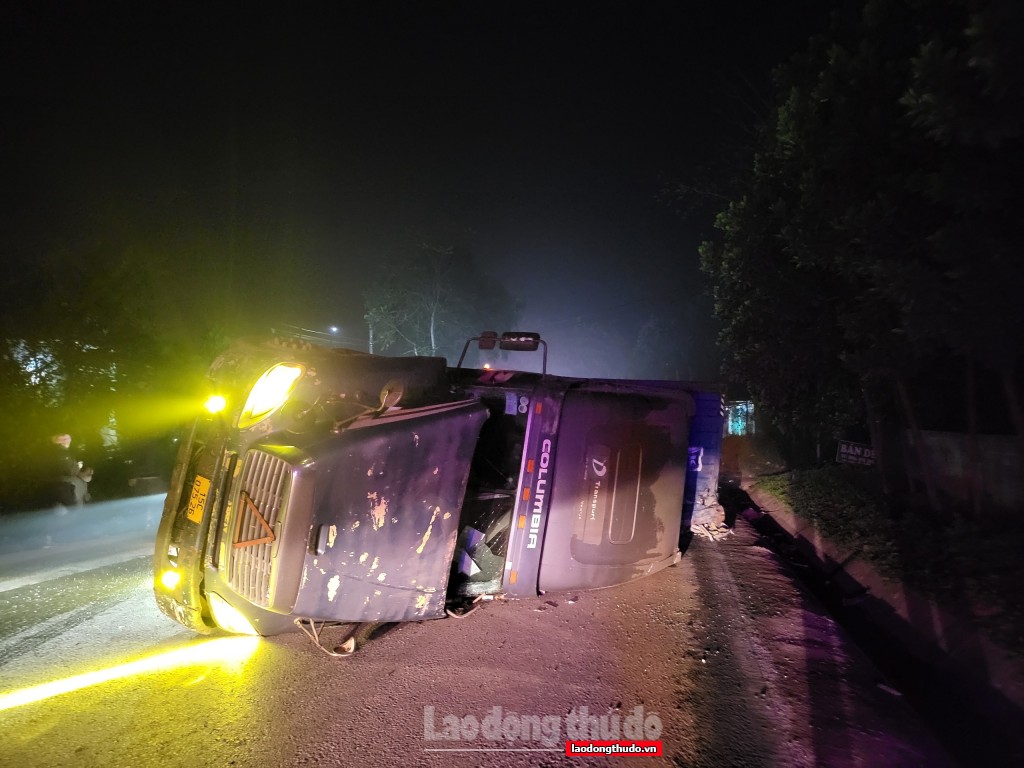 Cập nhật hình ảnh mới nhất tại hiện trường vụ tai nạn giao thông ở Tuyên Quang