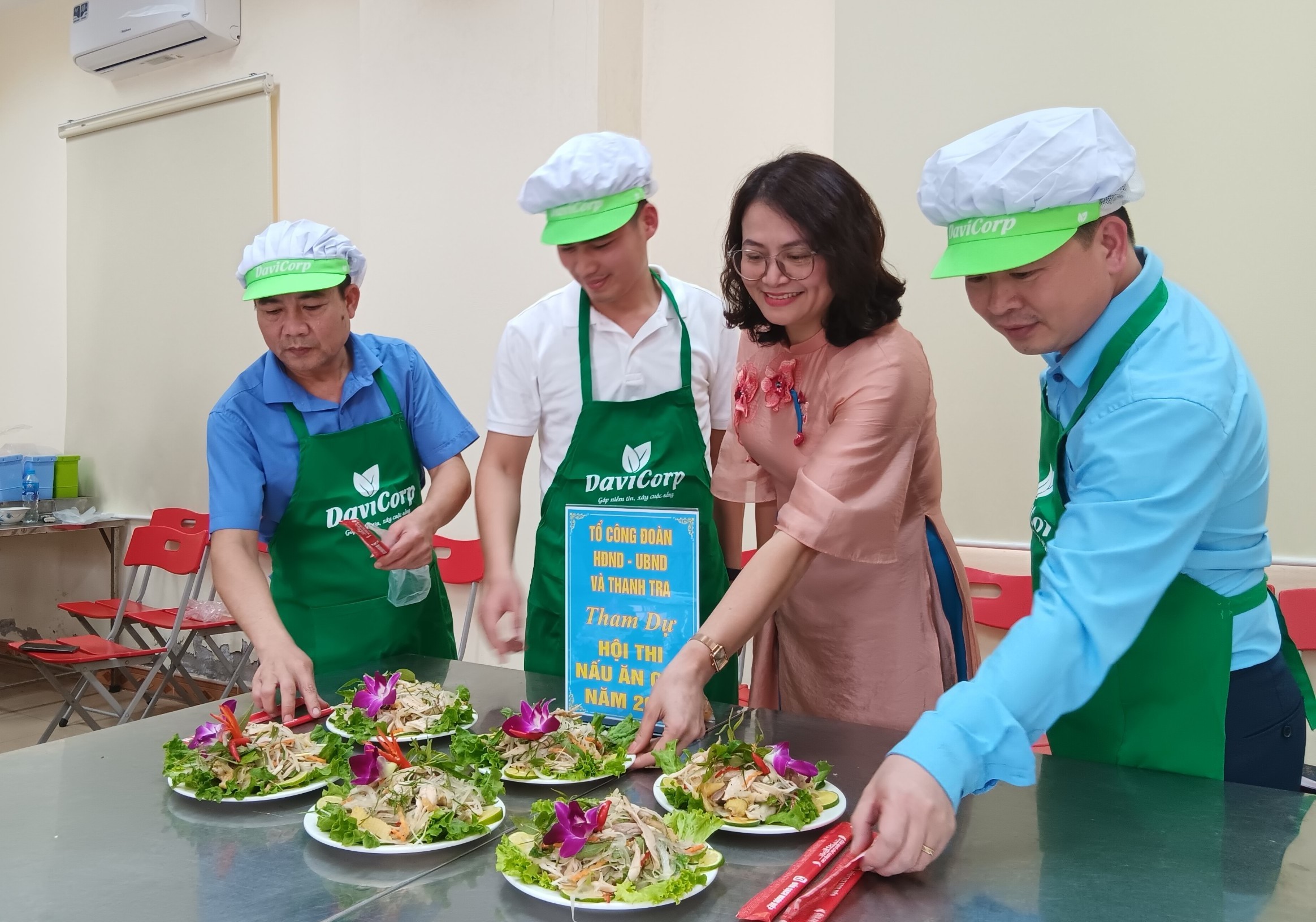 Đặc sắc Hội thi "đàn ông vào bếp" ở huyện Thanh Trì