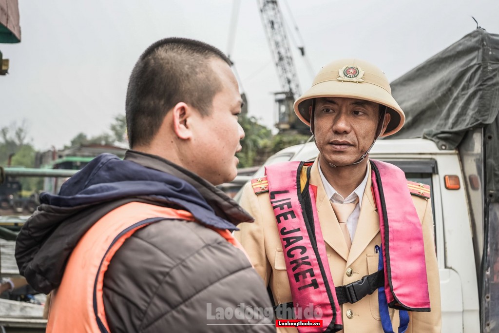 Cảnh sát giao thông Hà Nội hướng dẫn cách xử lý khi tàu, phà bị sự cố