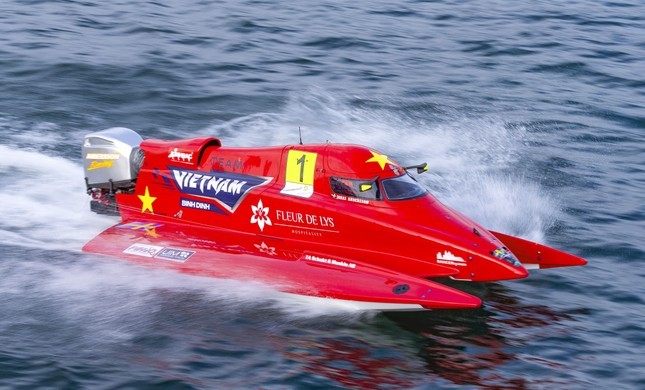 Đội Bình Định – Việt Nam sở hữu 3 con thuyền tốc độ, mỗi thuyền khoảng 20 tỷ đồng.