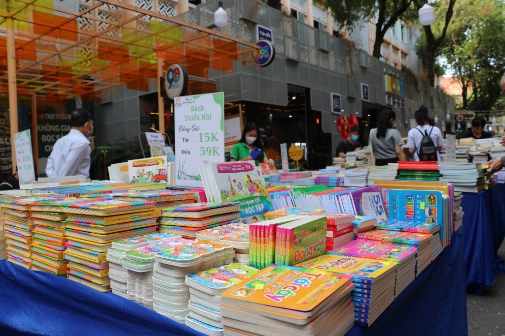 TP.HCM: Gần 16.000 tựa sách ưu đãi tại Hội sách xuyên Việt