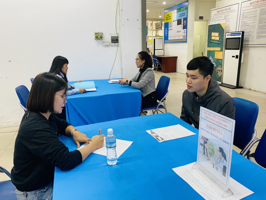 Gần 42.000 cơ hội việc làm tại Phiên giao dịch việc làm trực tuyến kết nối 10 tỉnh, thành phố