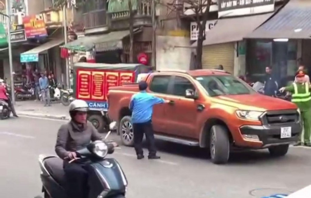 Danh tính tài xế xe bán tải gây tai nạn liên hoàn trên phố Trương Định