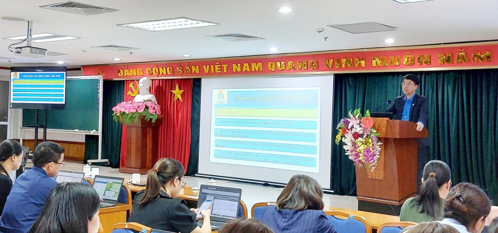 Quận Long Biên: Tập huấn nghiệp vụ công tác tài chính và kiểm tra cho cán bộ Công đoàn cơ sở