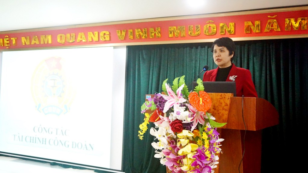Quận Long Biên: Tập huấn nghiệp vụ công tác tài chính và kiểm tra cho cán bộ Công đoàn cơ sở
