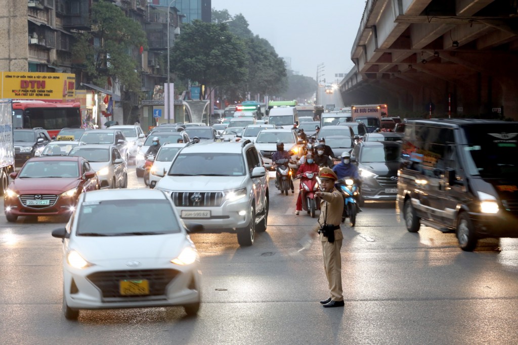 Chủ động phân làn ở những "điểm nóng" góp phần giảm ùn tắc giao thông