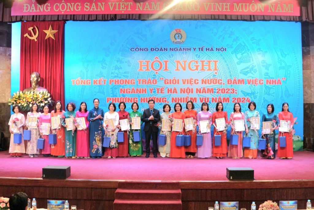 Công đoàn ngành Y tế Hà Nội khen thưởng 175 cá nhân 