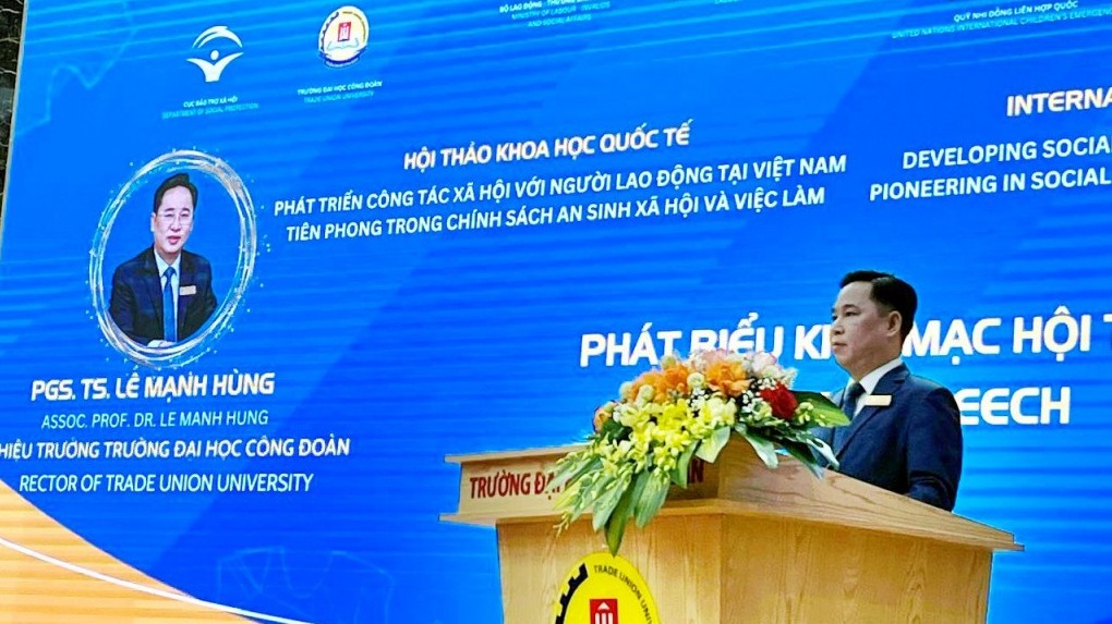 Chia sẻ kinh nghiệm về phát triển công tác xã hội với người lao động tại Việt Nam