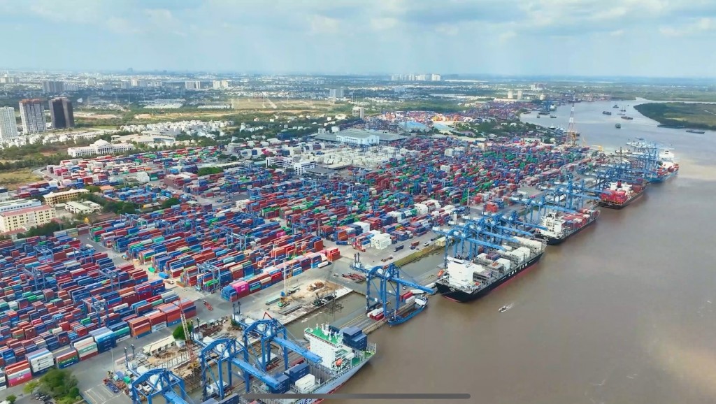 Nâng thị phần vận tải hàng hải và đường thủy nội địa