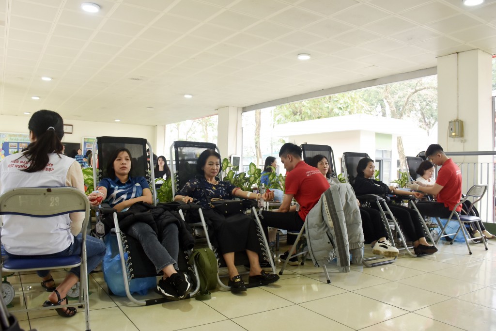 Lan toả phong trào hiến máu tình nguyện trong CNVCLĐ quận Ba Đình